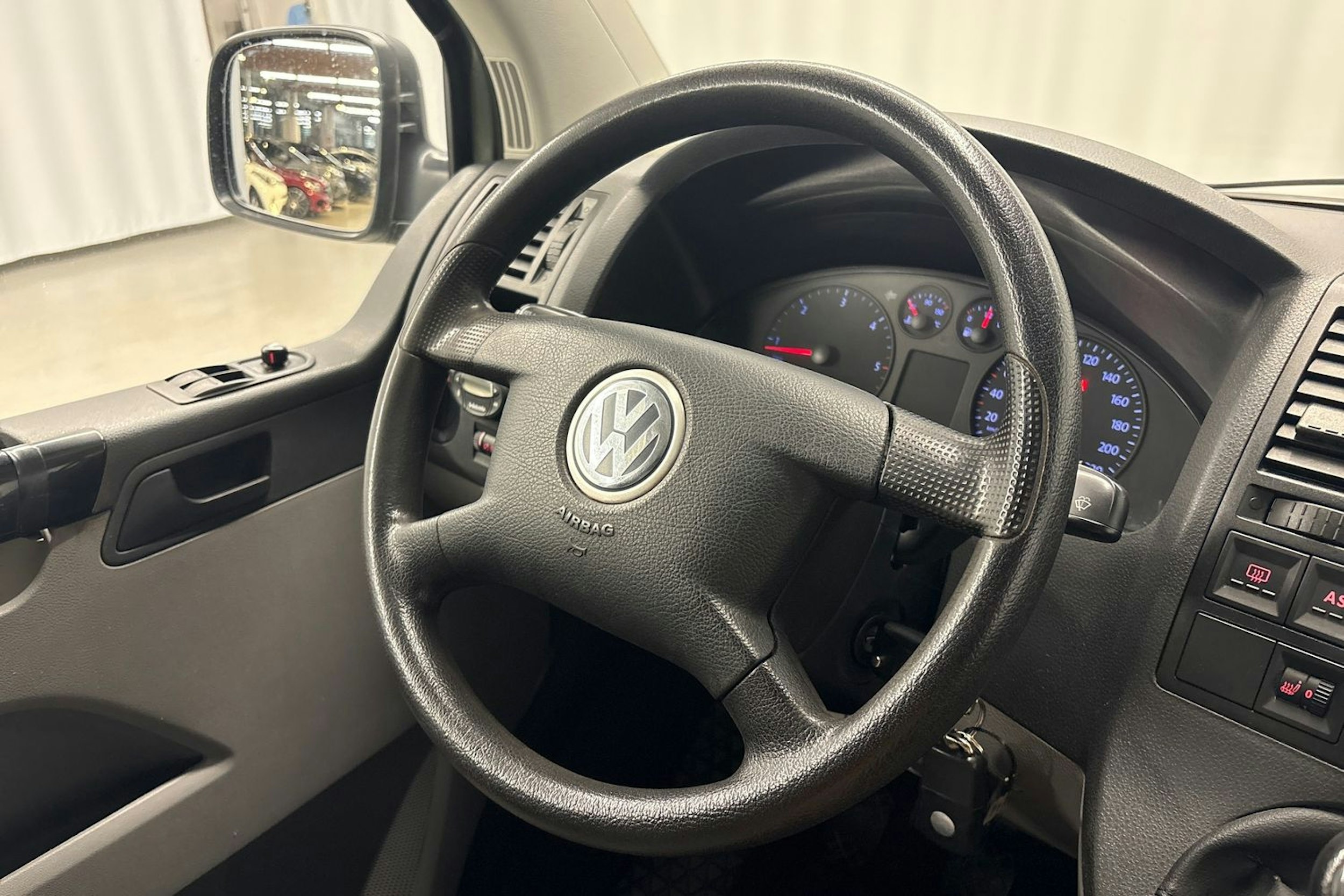 vihreä Volkswagen Transporter 2006 kuva 13.