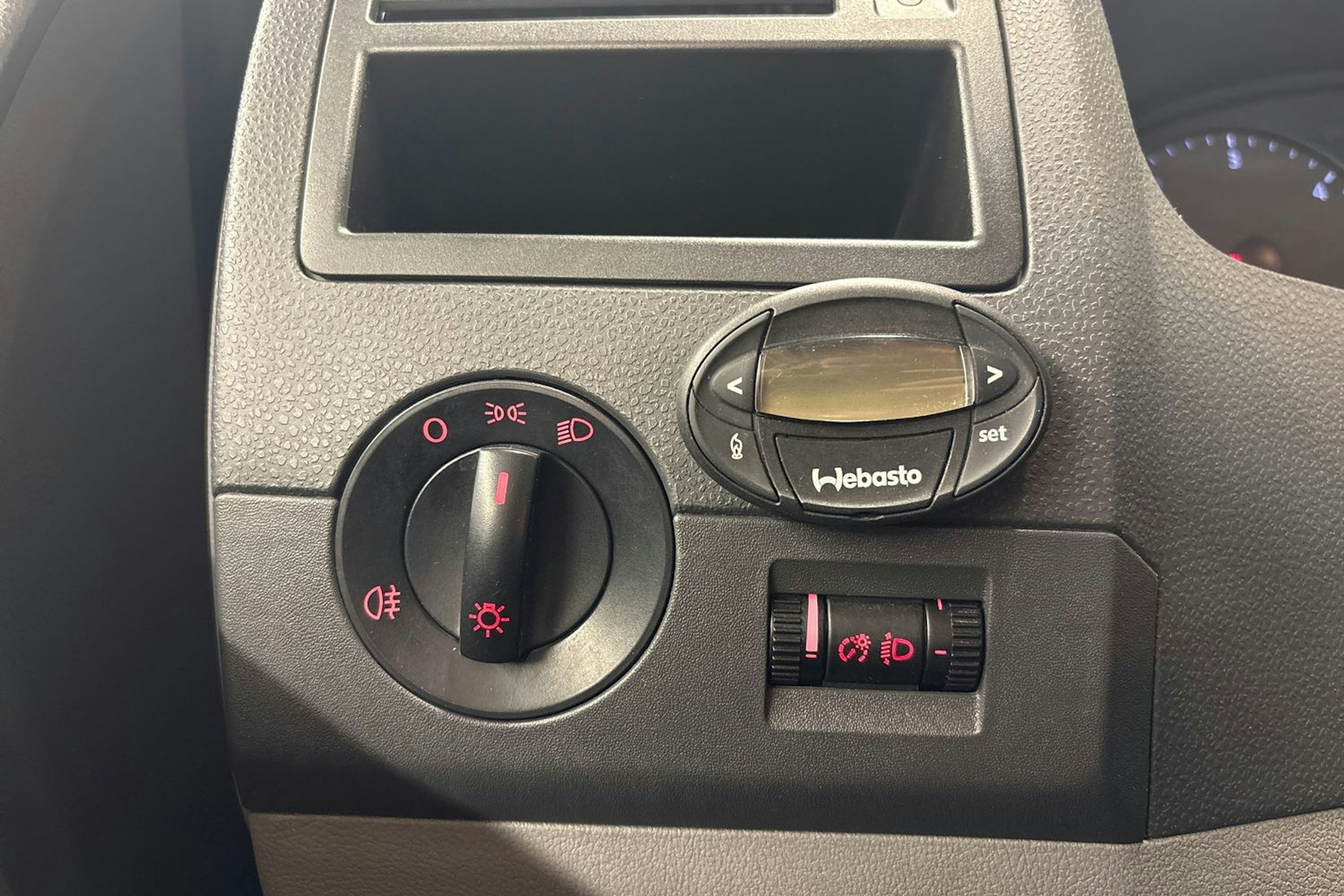 vihreä Volkswagen Transporter 2006 kuva 16.