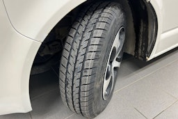 valkoinen Volkswagen Transporter 2007 kuva 10.