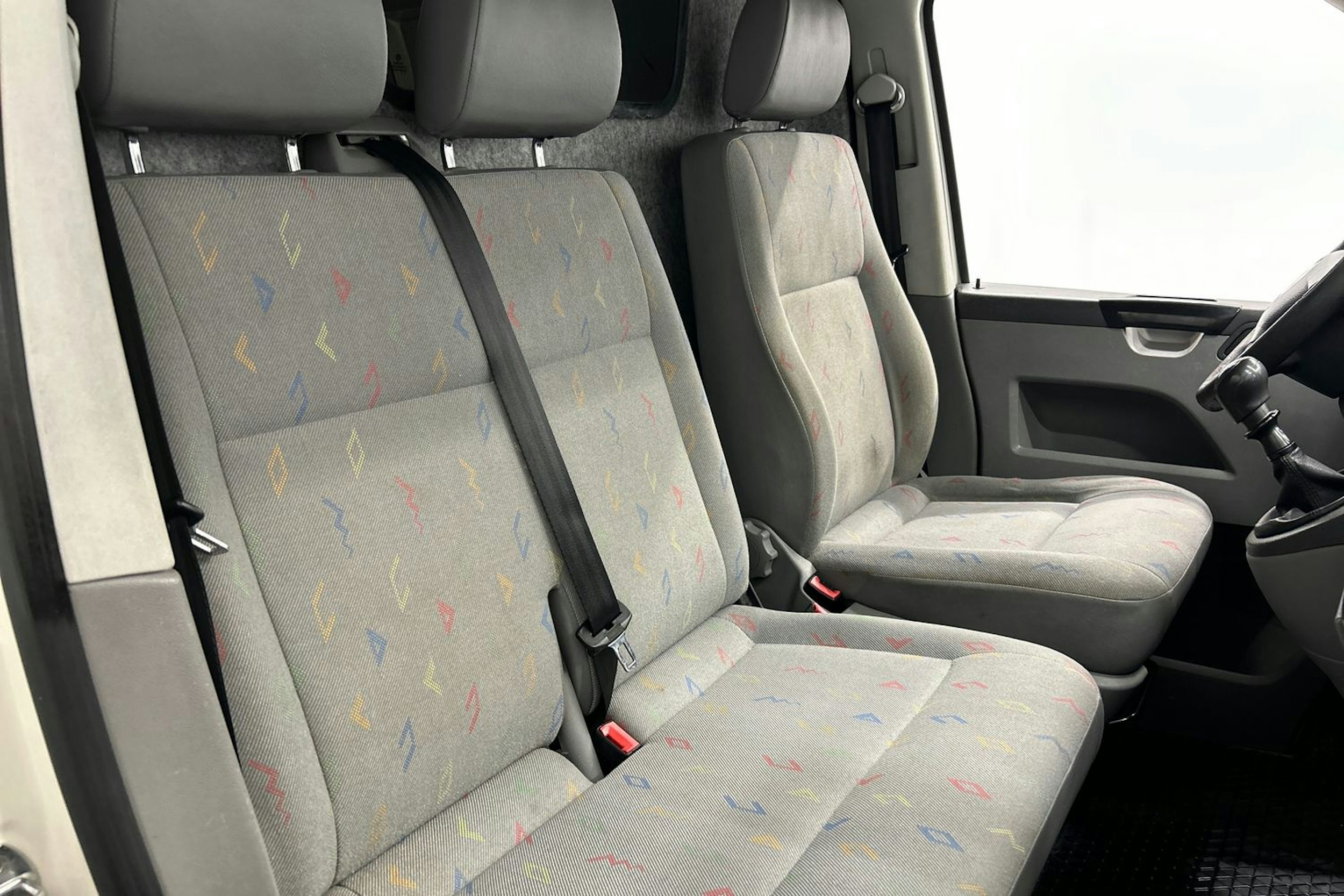 valkoinen Volkswagen Transporter 2007 kuva 13.