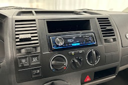 valkoinen Volkswagen Transporter 2007 kuva 15.