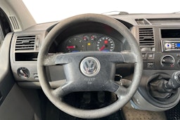 Musta Volkswagen Transporter 2007 kuva 7.