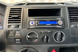 Musta Volkswagen Transporter 2007 kuva 17.