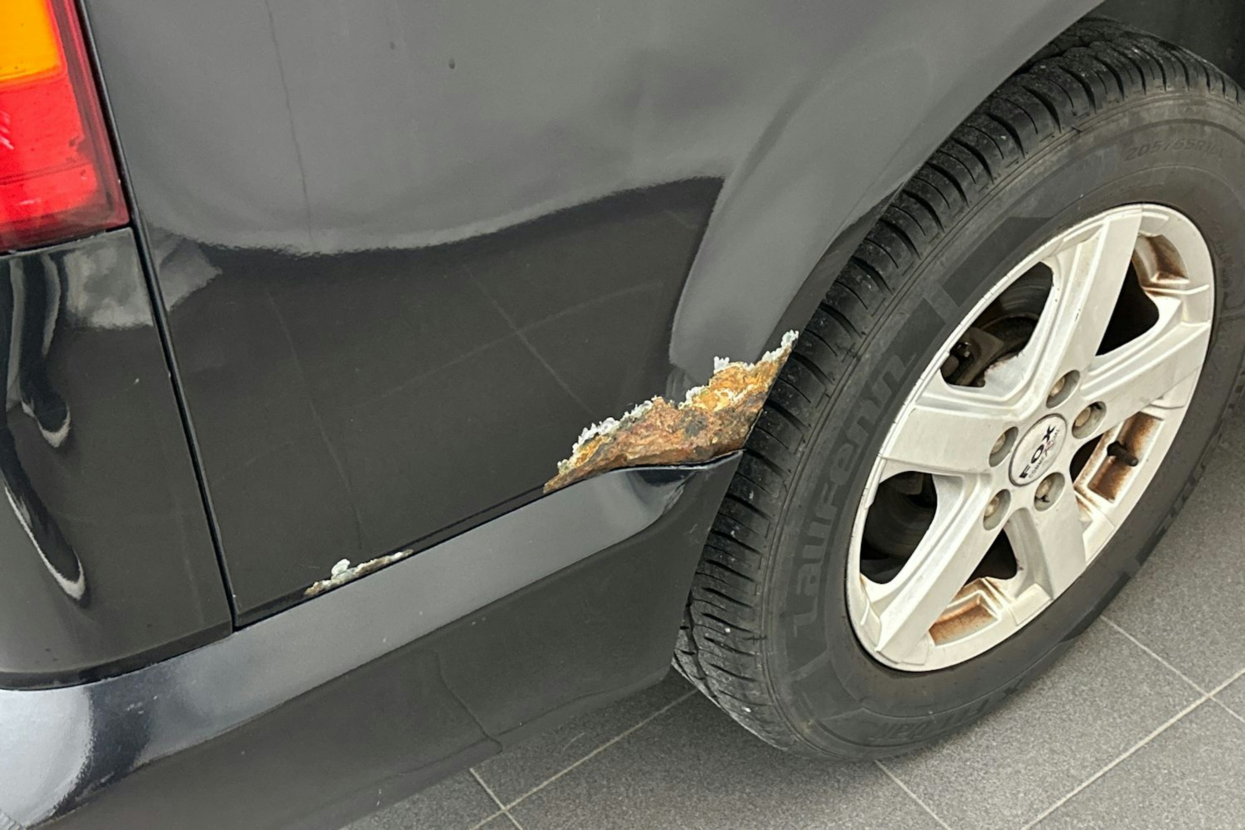 Musta Volkswagen Transporter 2007 kuva 21.