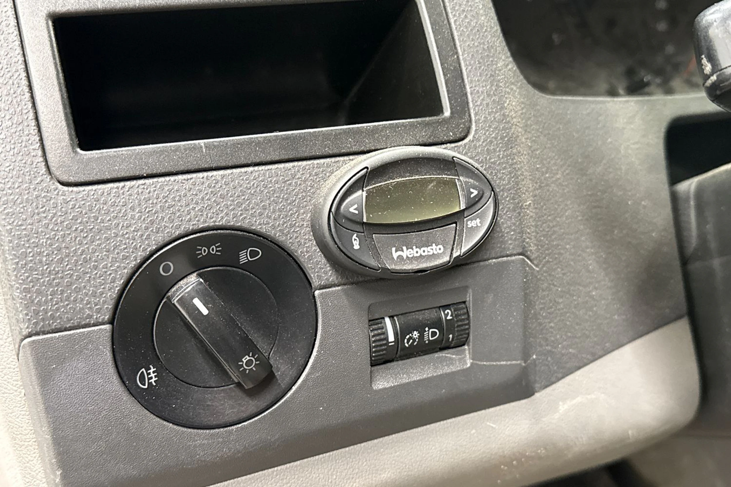 valkoinen Volkswagen Transporter 2007 kuva 17.