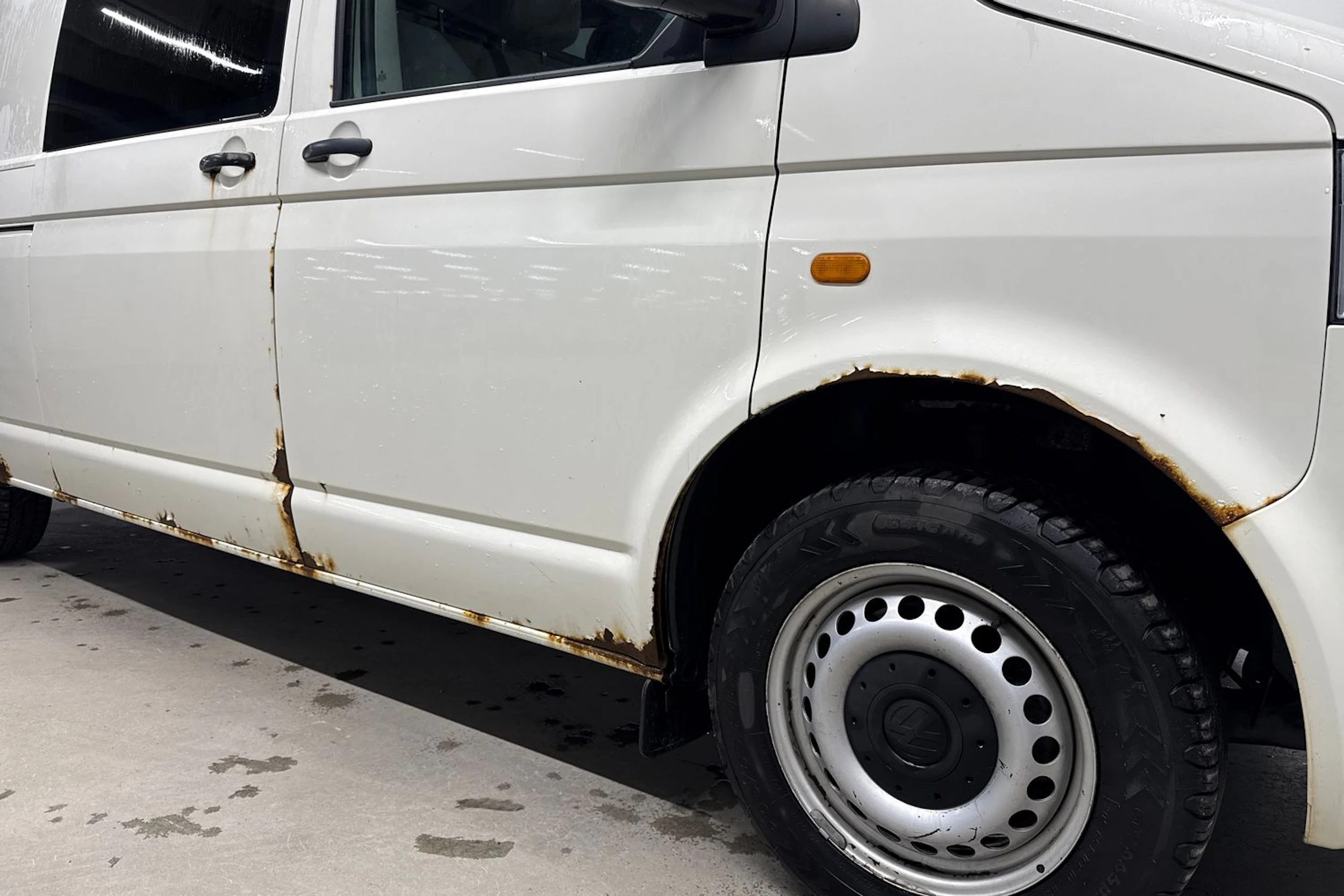 valkoinen Volkswagen Transporter 2007 kuva 24.