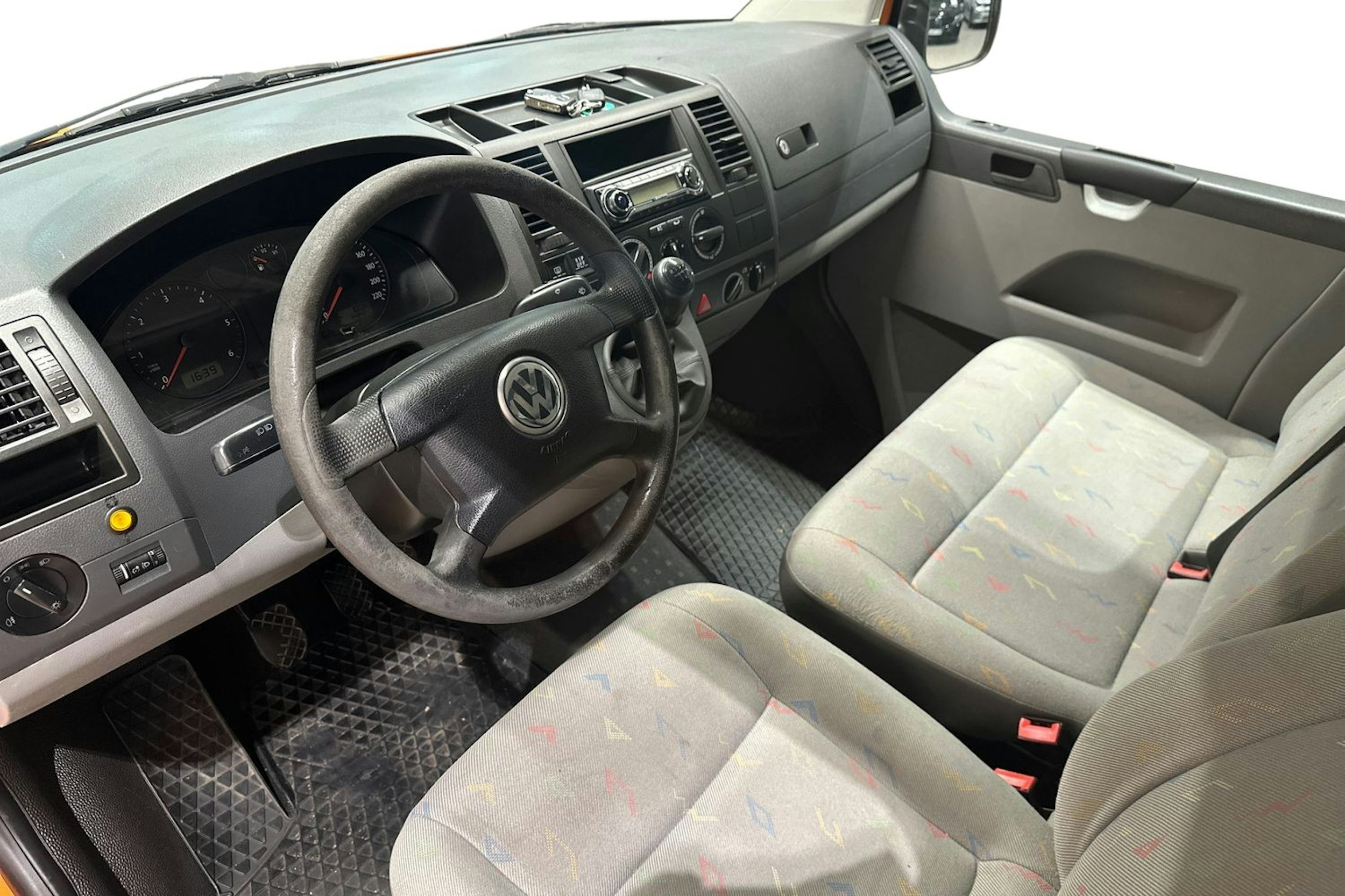oranssi Volkswagen Transporter 2007 kuva 7.