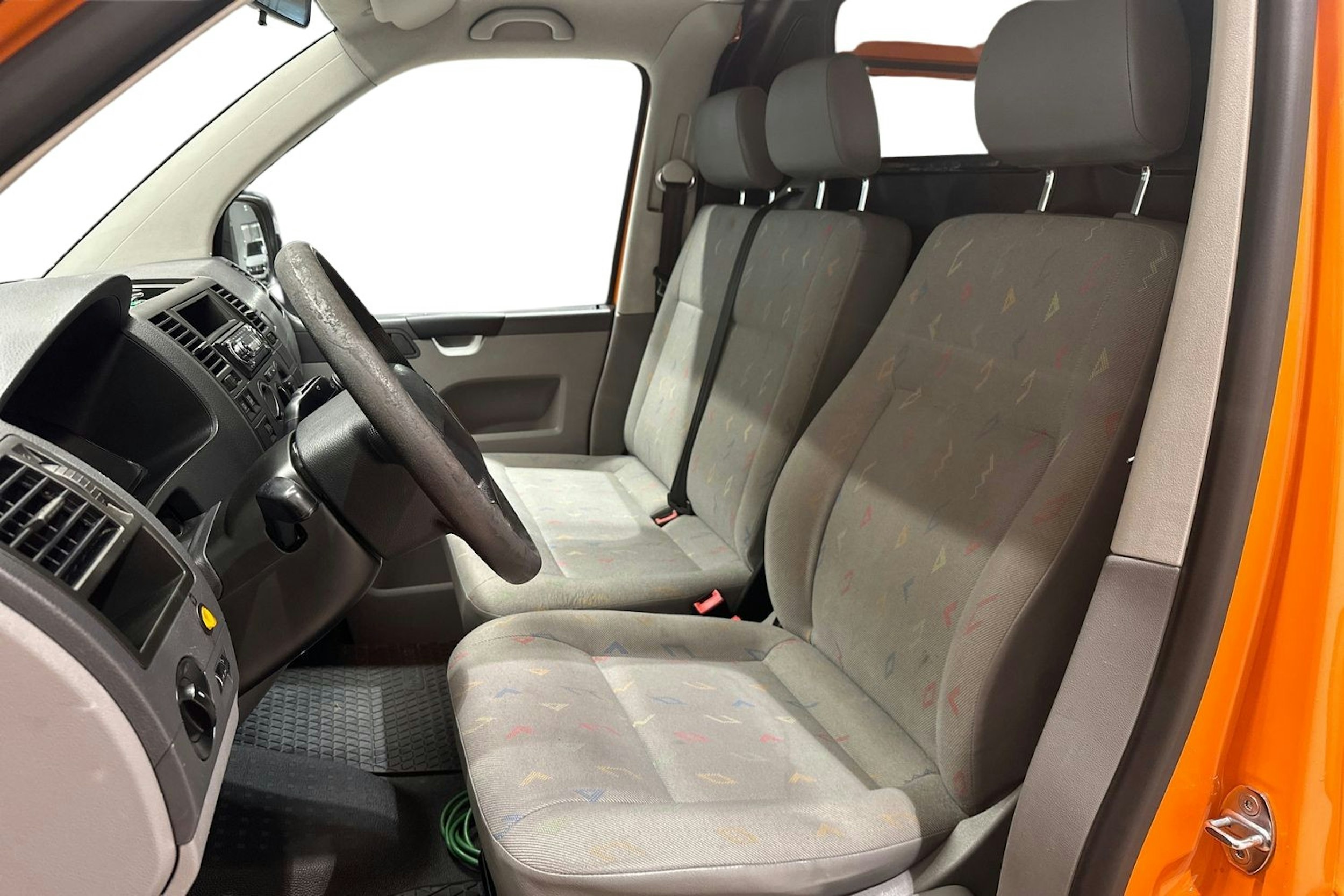 oranssi Volkswagen Transporter 2007 kuva 10.