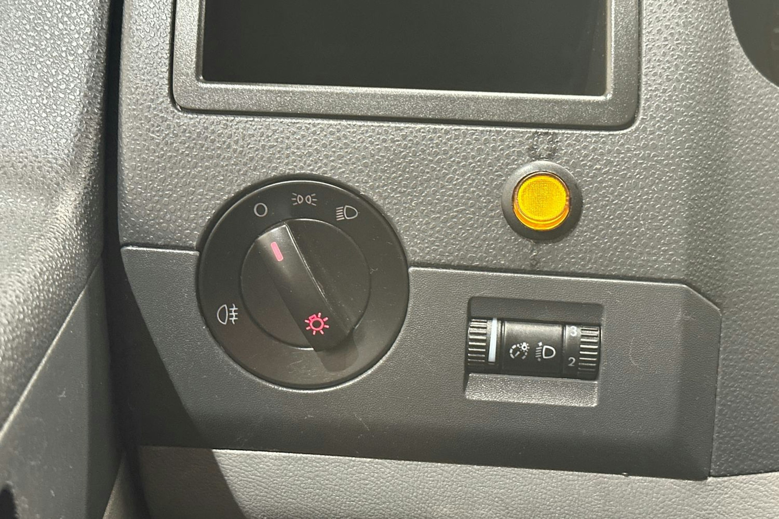 oranssi Volkswagen Transporter 2007 kuva 21.