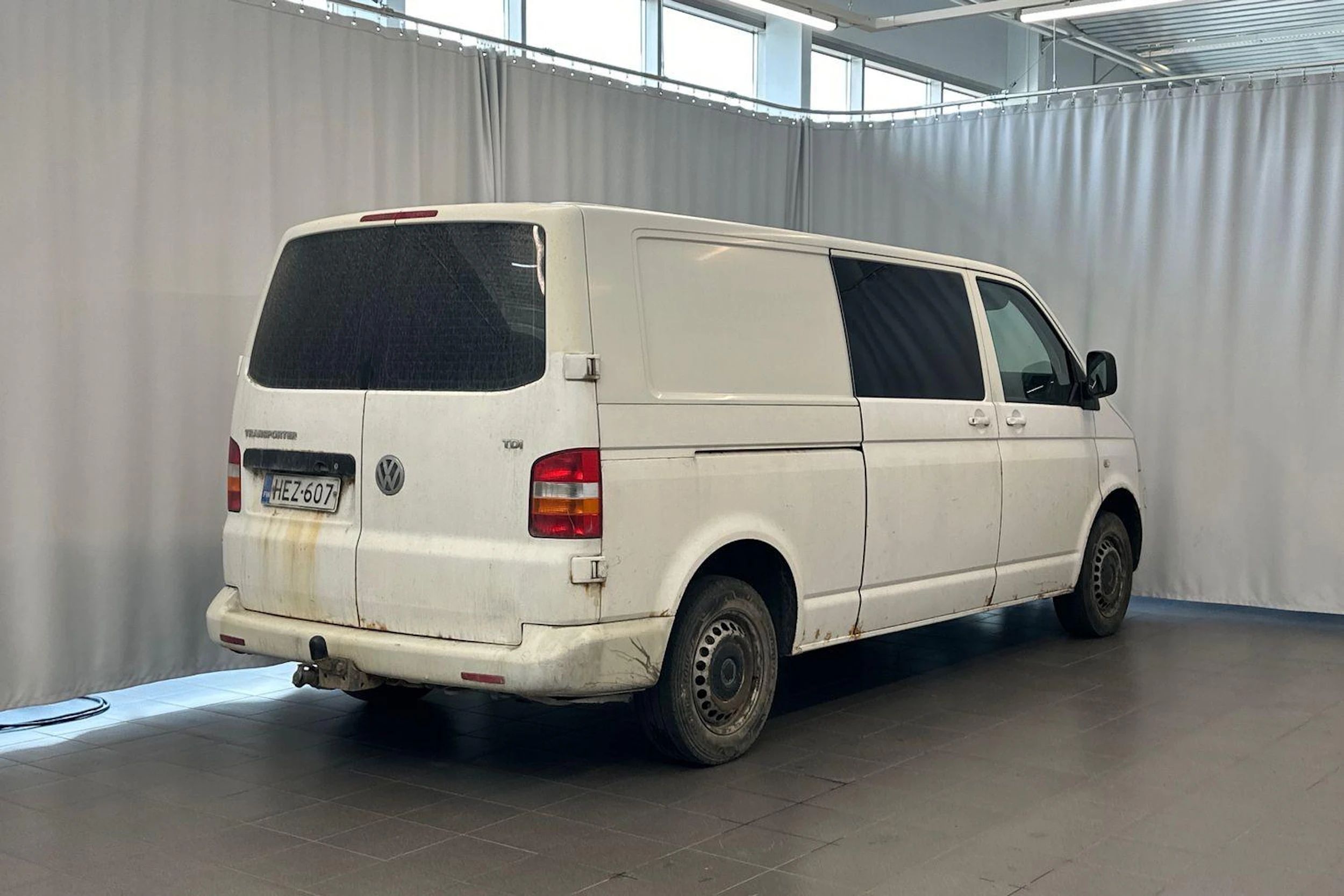 valkoinen Volkswagen Transporter 2008 kuva 7.