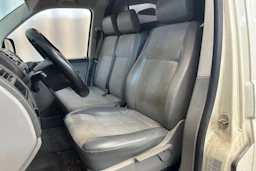 valkoinen Volkswagen Transporter 2008 kuva 10.