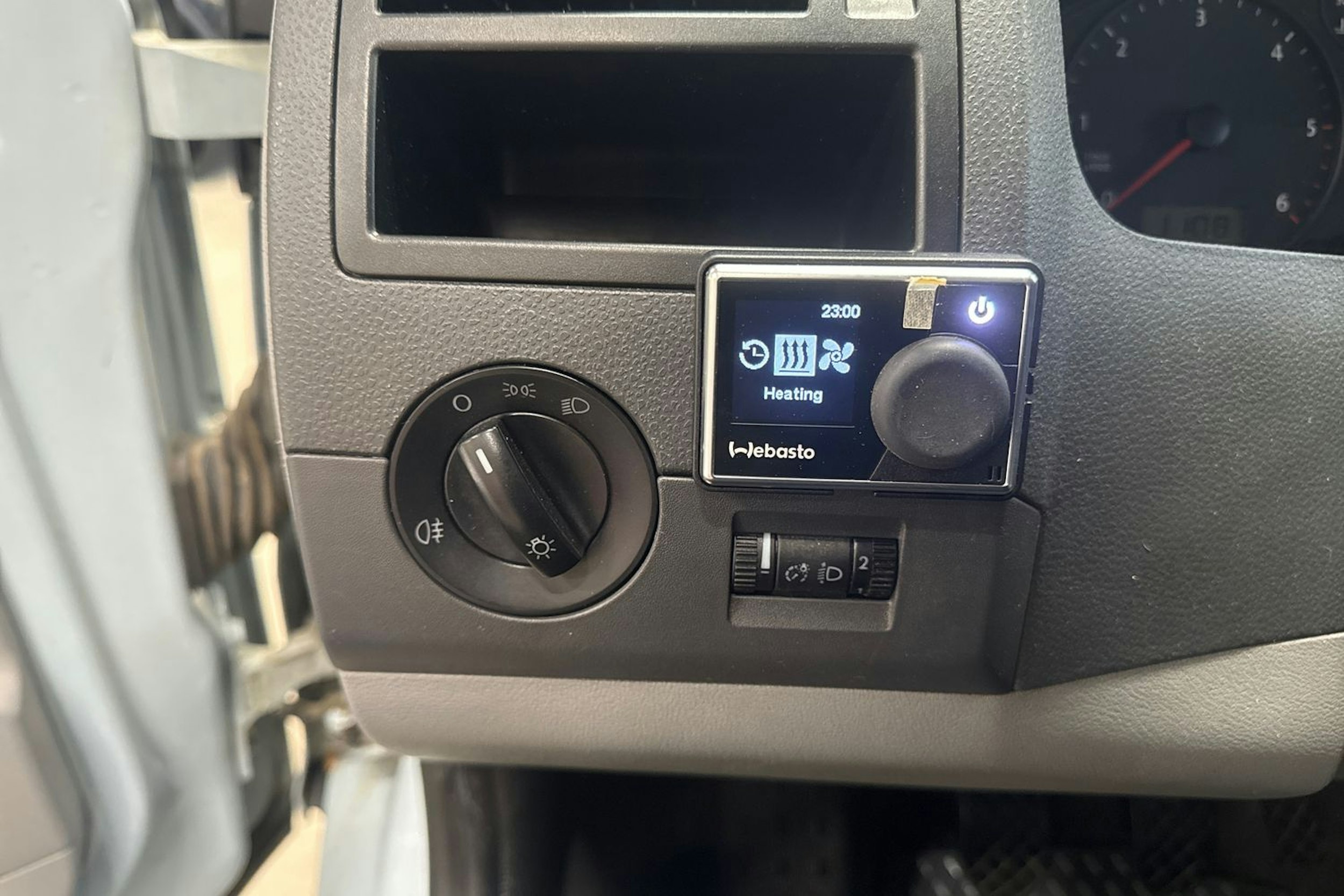 Harmaa Volkswagen Transporter 2008 kuva 13.