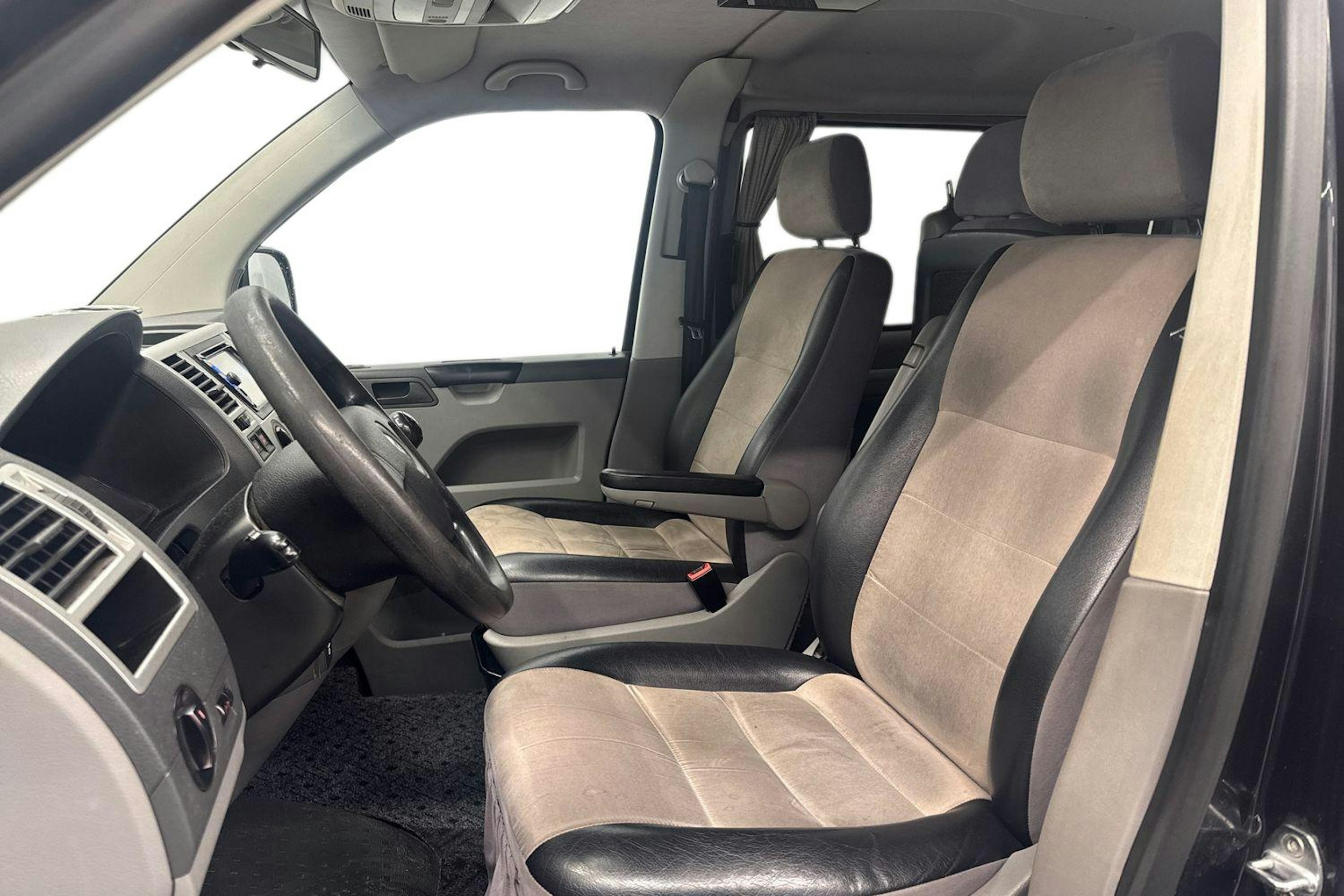 musta Volkswagen Transporter 2008 kuva 11.