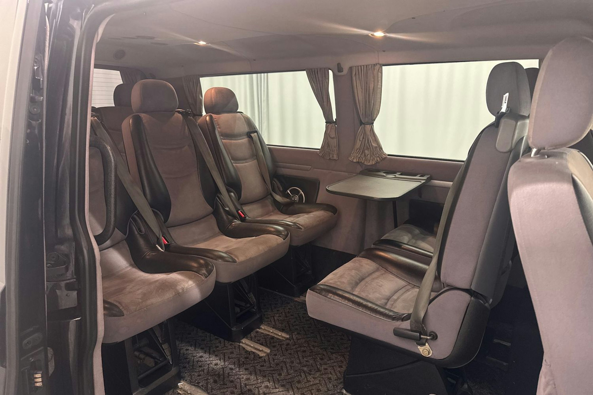 musta Volkswagen Transporter 2008 kuva 15.