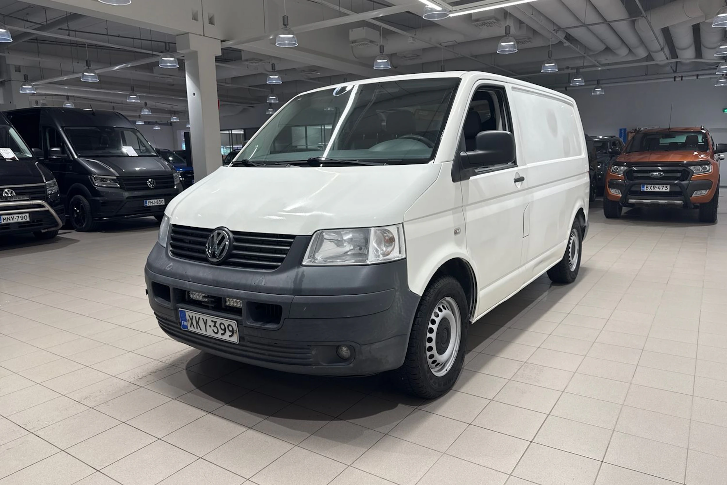 valkoinen Volkswagen Transporter 2008 kuva 13.