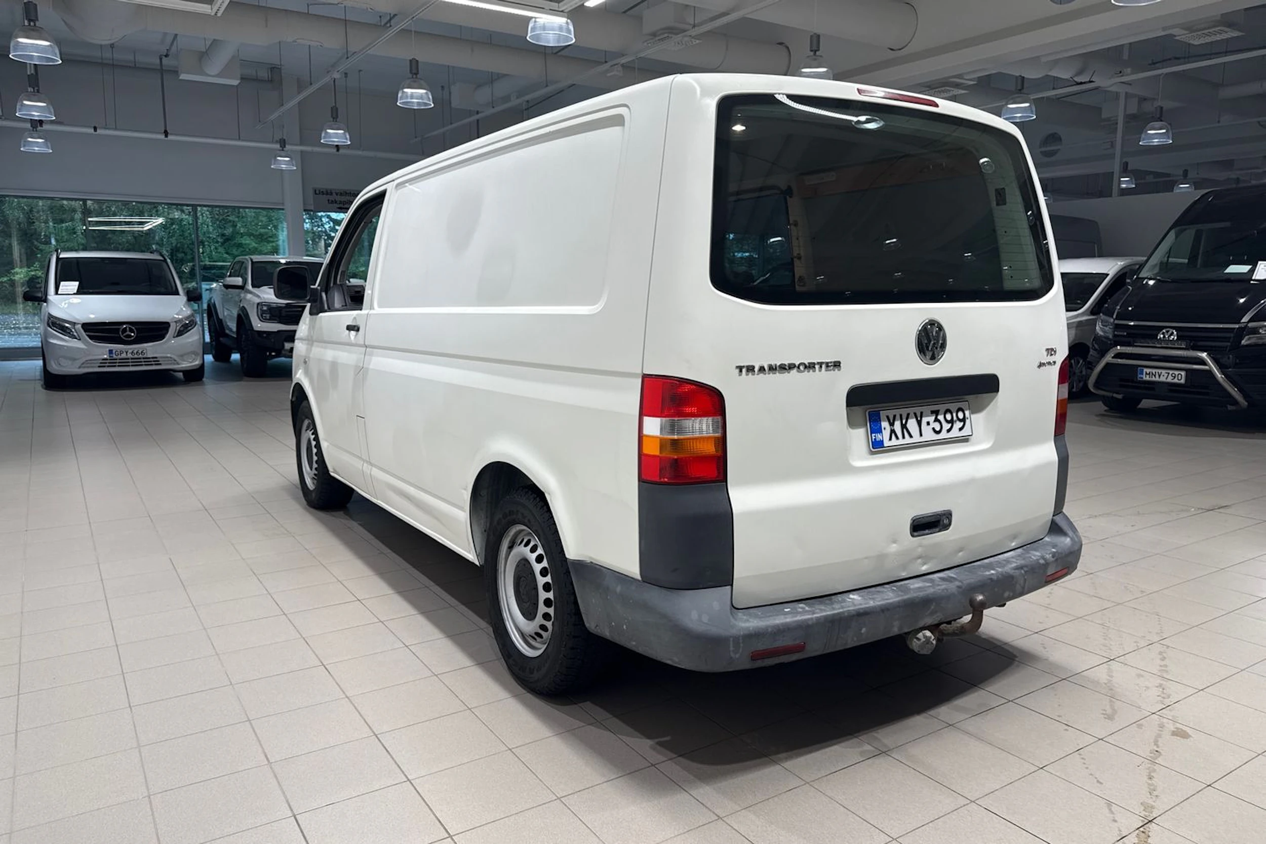 valkoinen Volkswagen Transporter 2008 kuva 15.