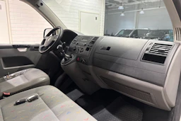 valkoinen Volkswagen Transporter 2008 kuva 18.