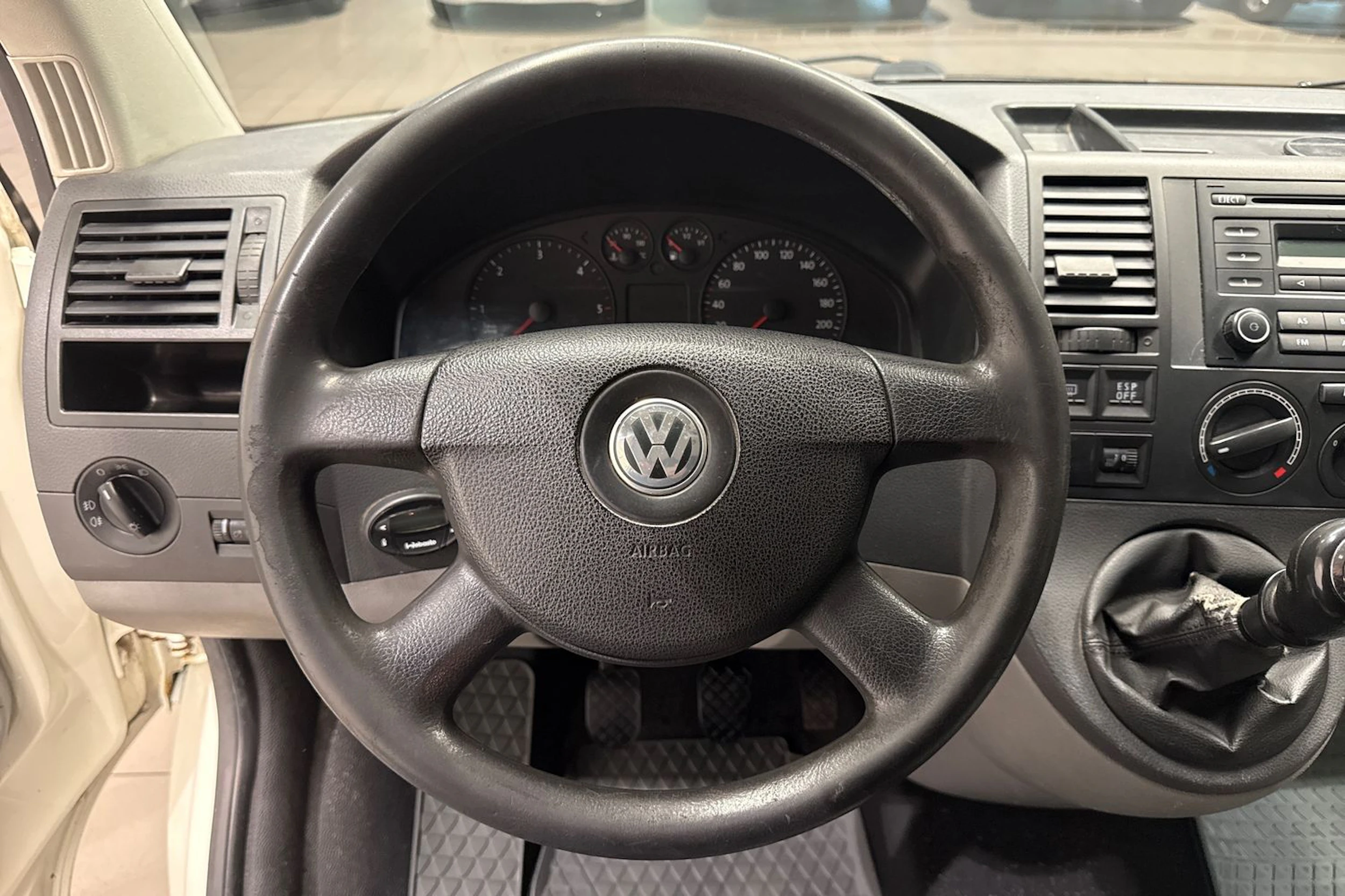 valkoinen Volkswagen Transporter 2008 kuva 19.