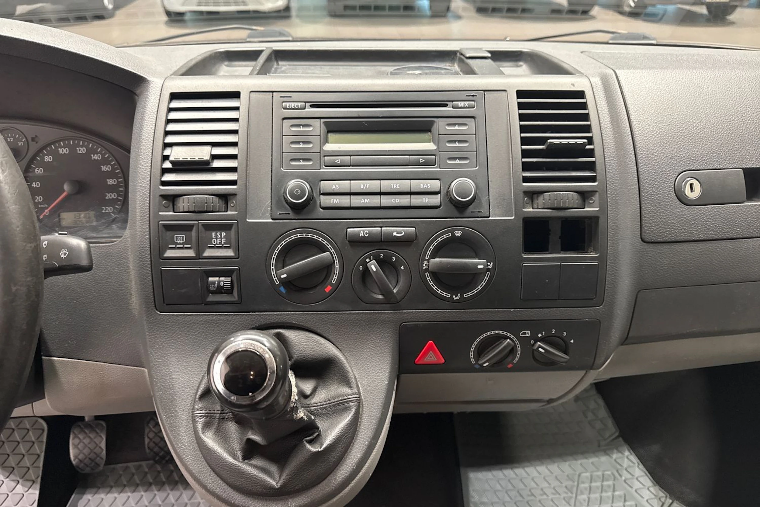 valkoinen Volkswagen Transporter 2008 kuva 20.