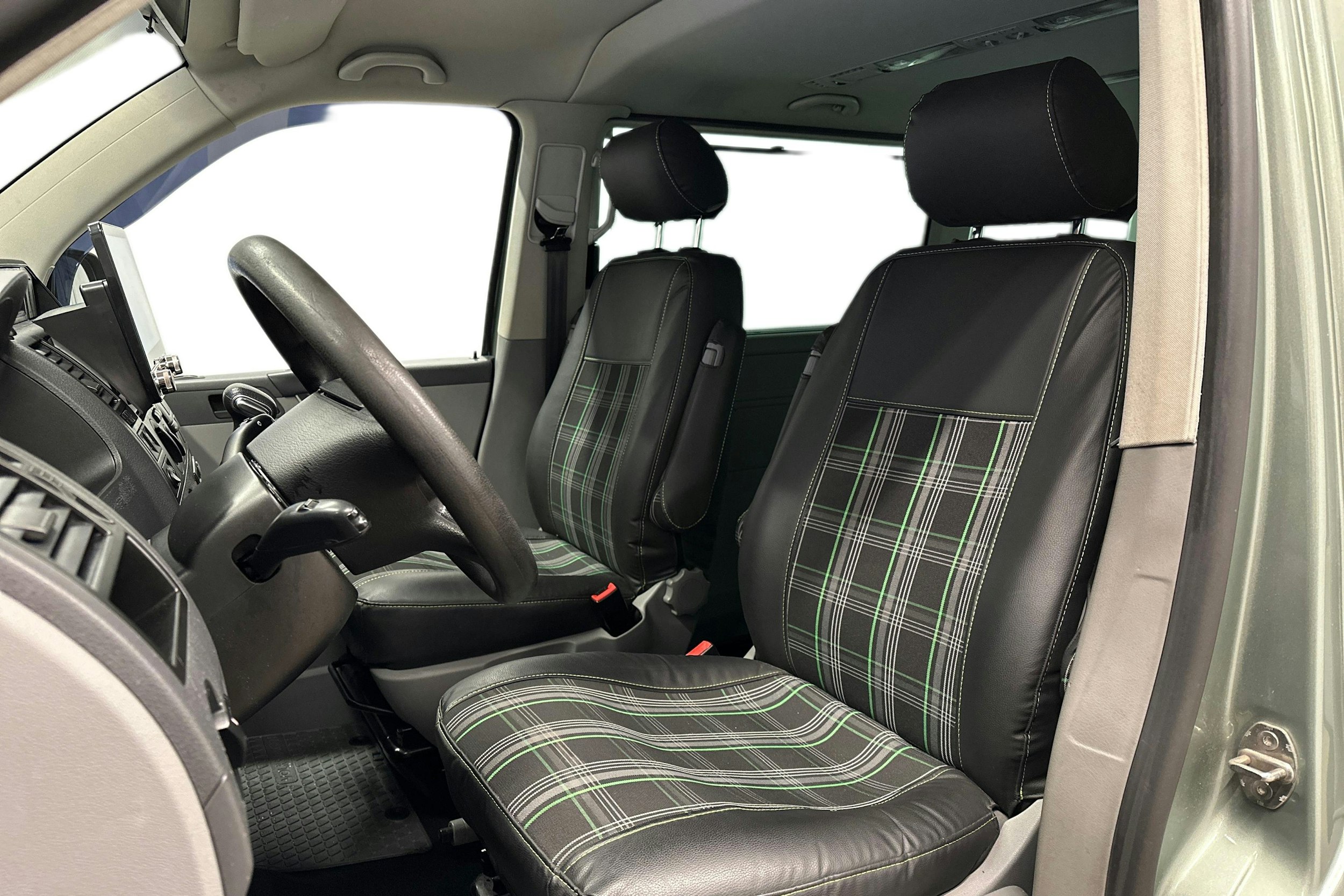 vihreä Volkswagen Transporter 2009 kuva 11.