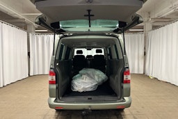 vihreä Volkswagen Transporter 2009 kuva 15.