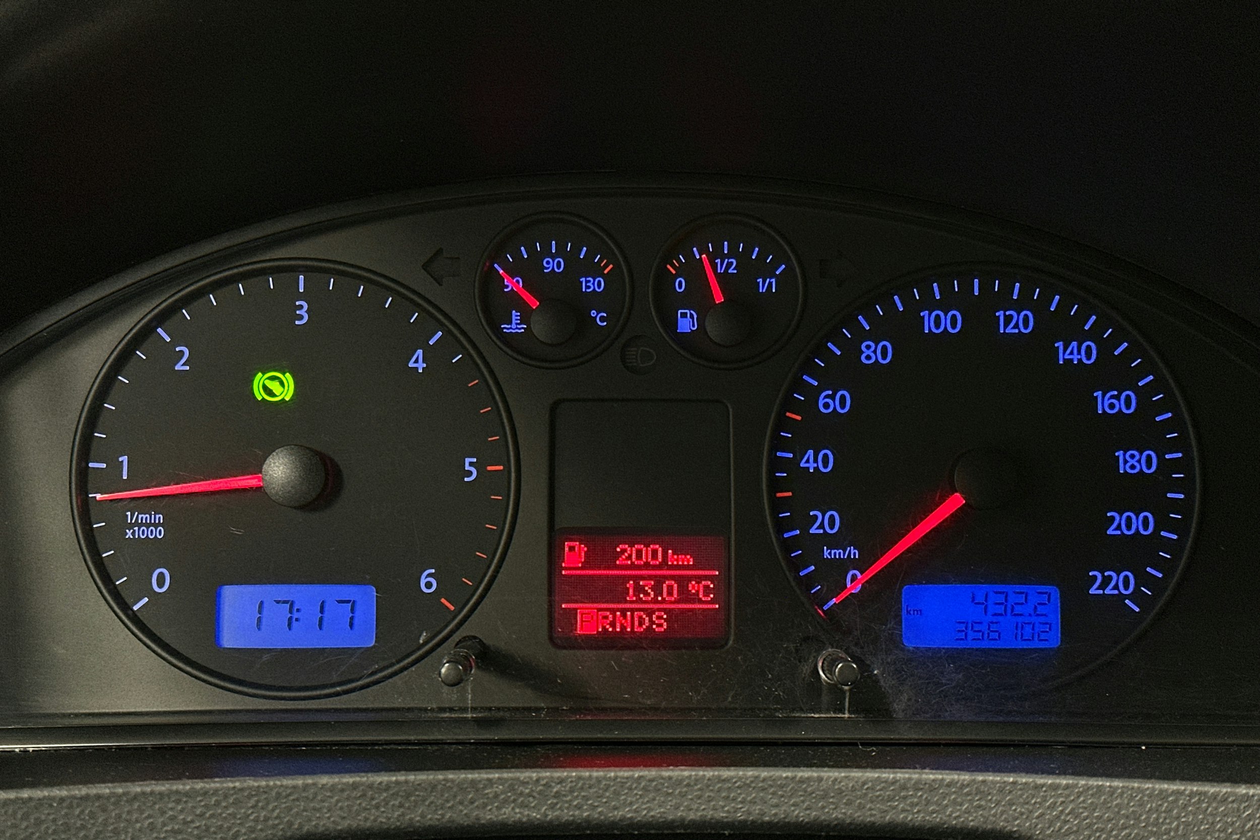 vihreä Volkswagen Transporter 2009 kuva 18.