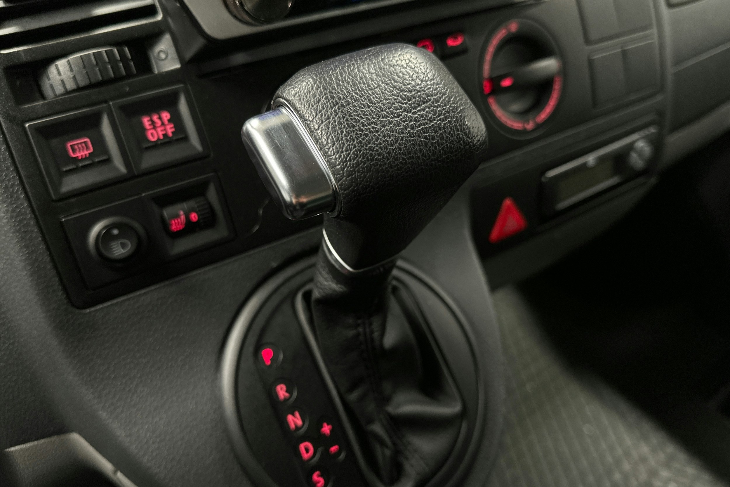 vihreä Volkswagen Transporter 2009 kuva 23.