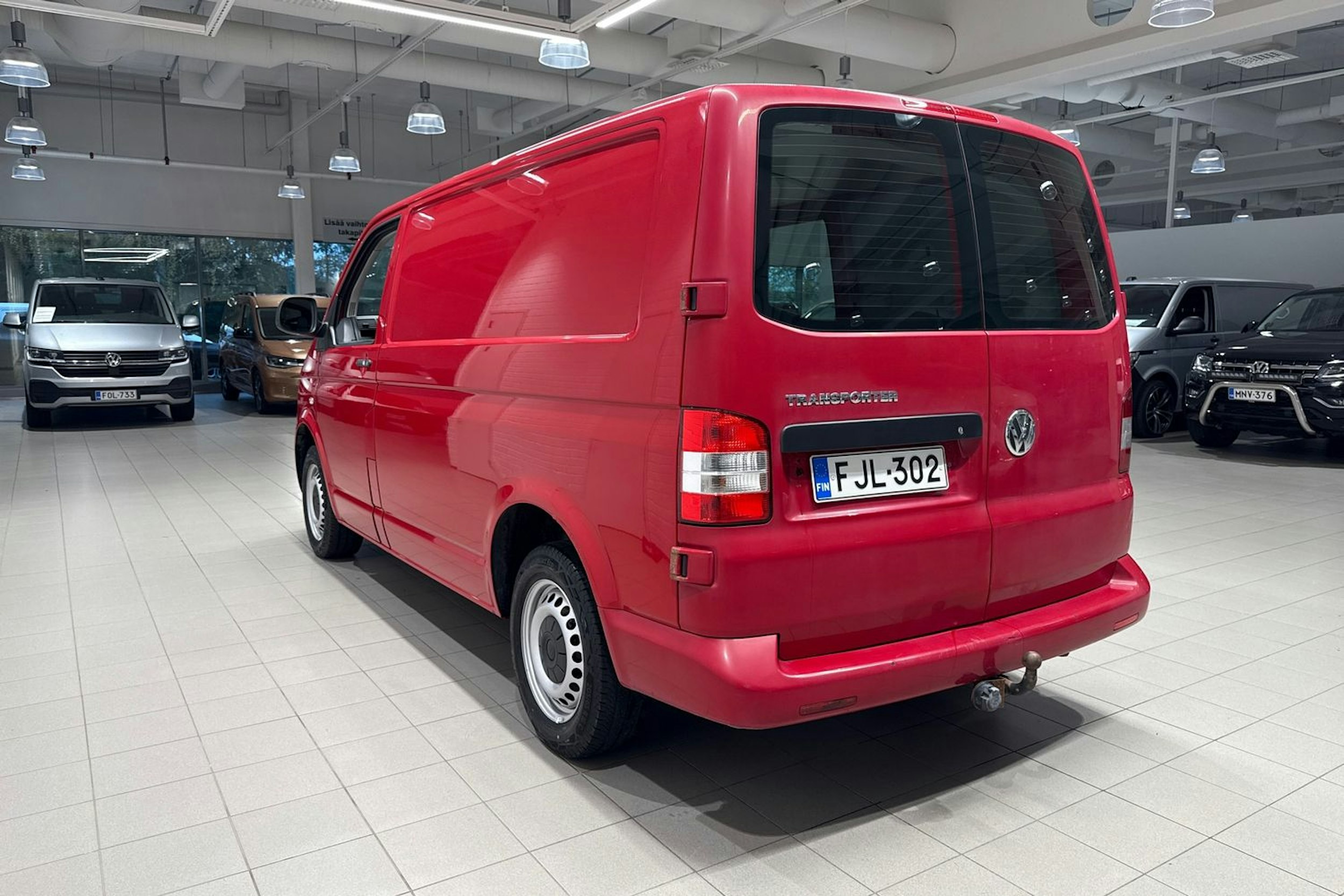 punainen Volkswagen Transporter 2009 kuva 14.