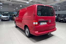 punainen Volkswagen Transporter 2009 kuva 14.
