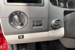 punainen Volkswagen Transporter 2009 kuva 17.