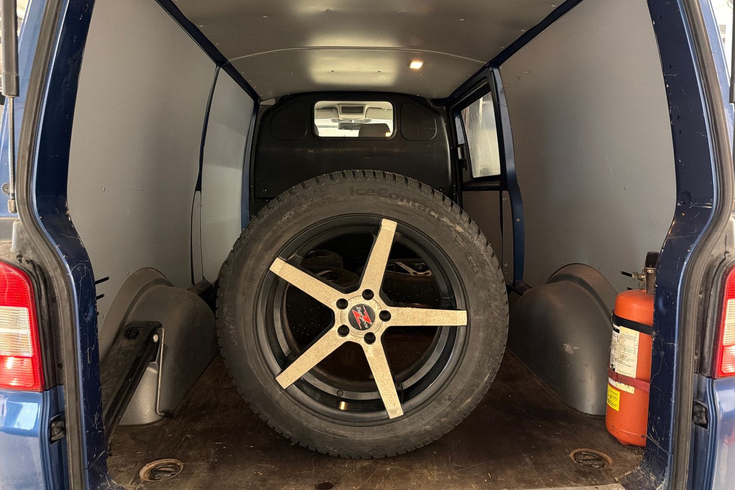 Volkswagen Transporter 2009, kuva 7/8