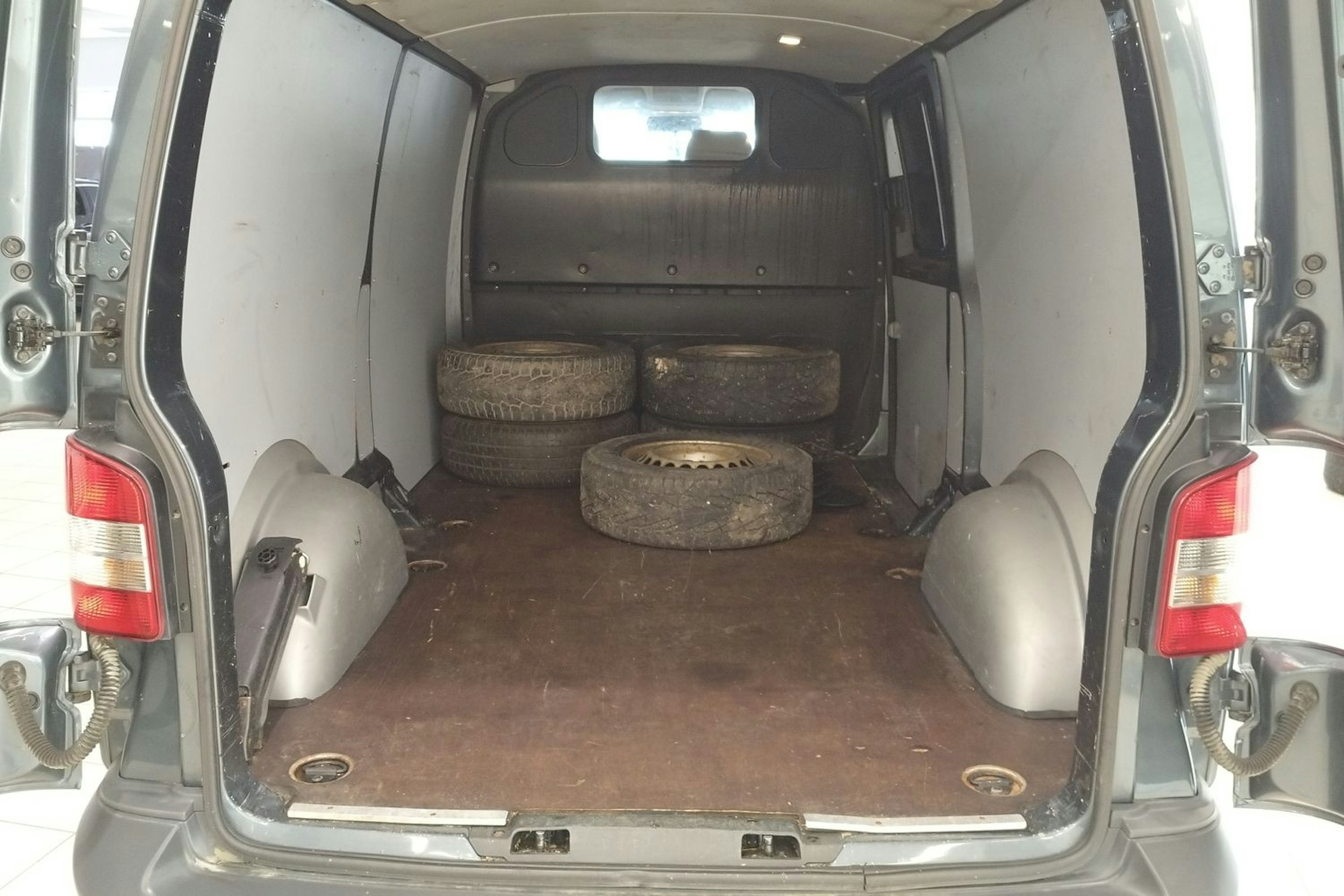harmaa Volkswagen Transporter 2009 kuva 15.