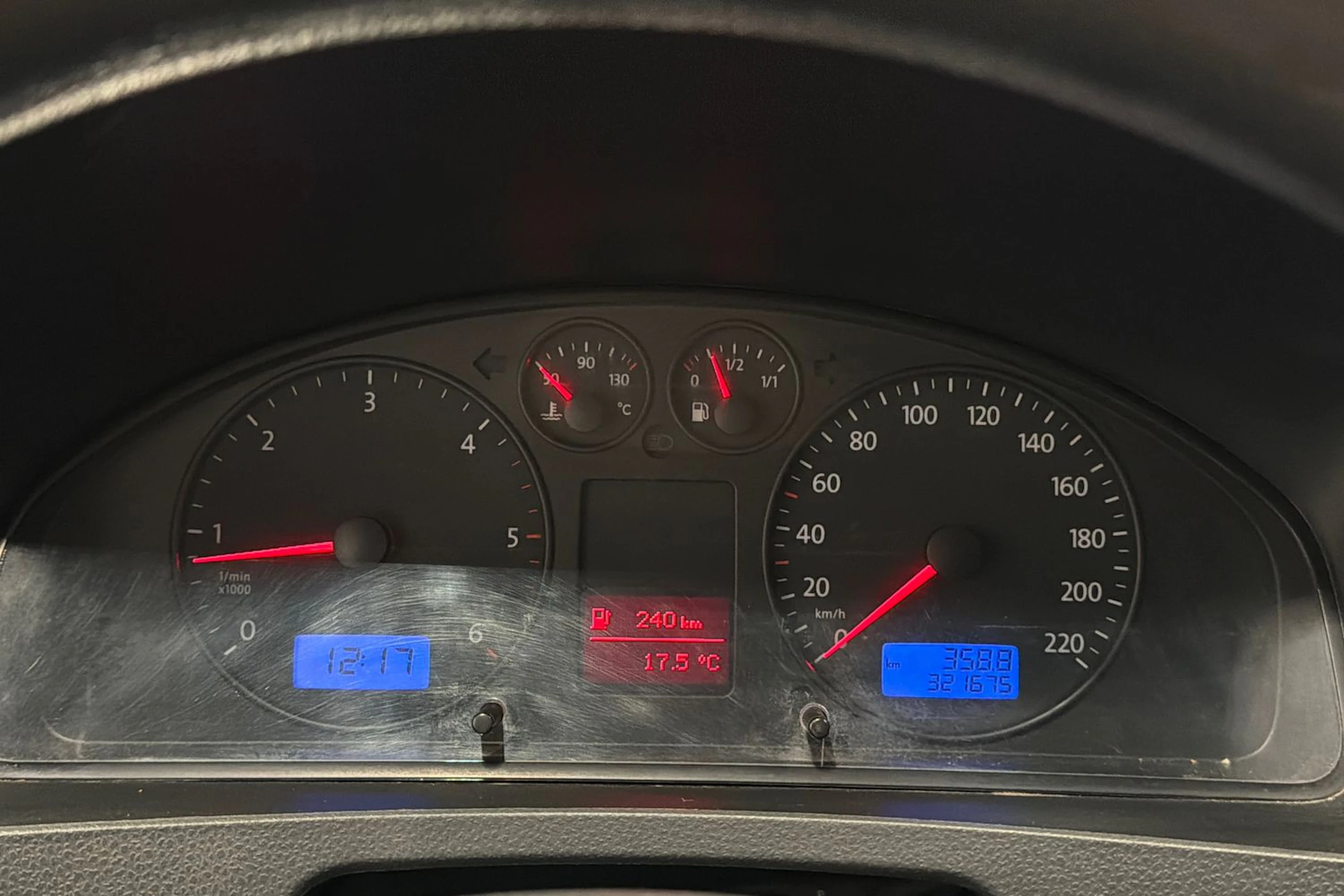 harmaa Volkswagen Transporter 2009 kuva 14.