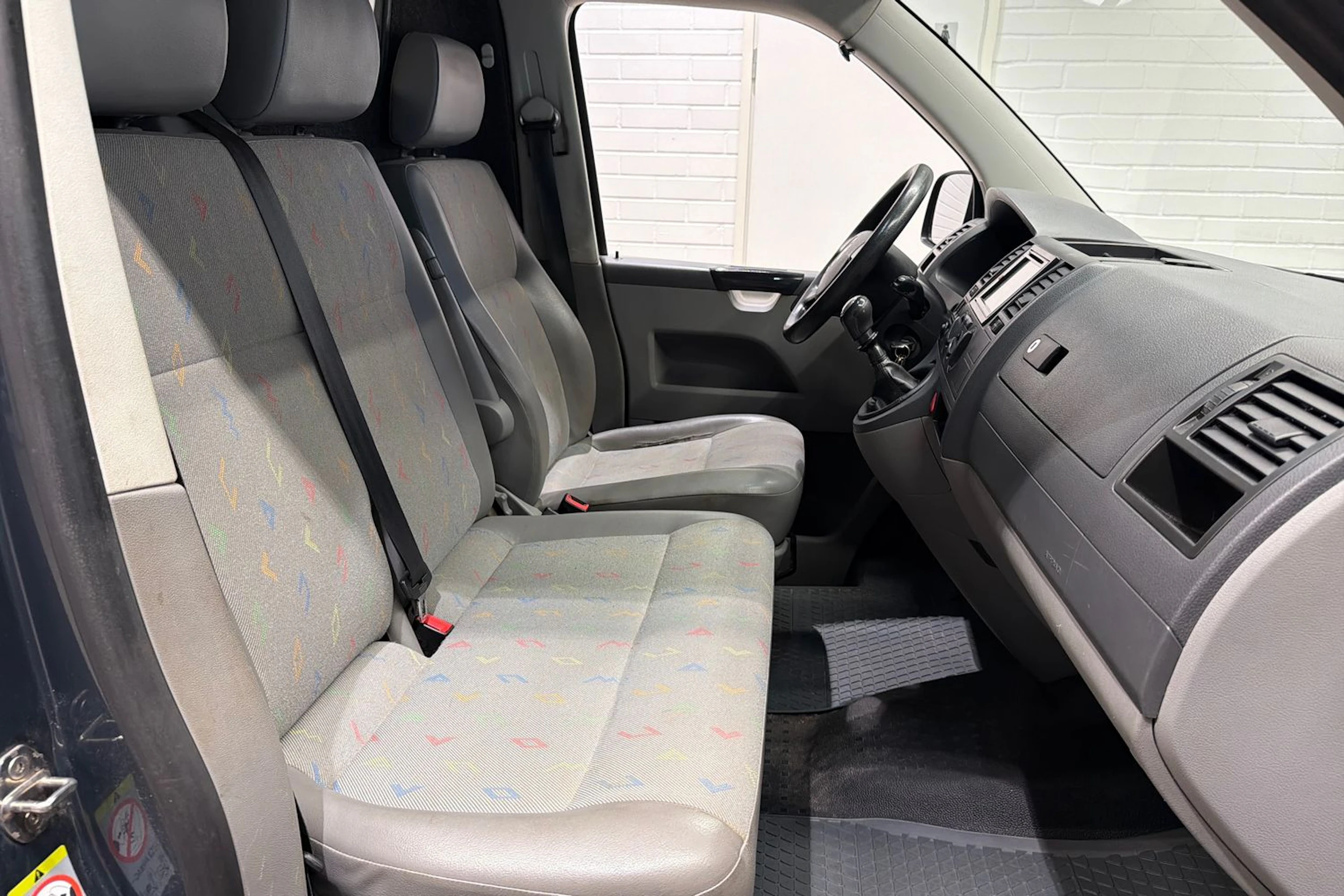 harmaa Volkswagen Transporter 2009 kuva 16.