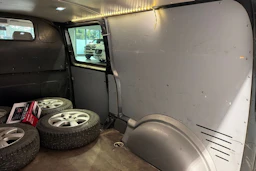 harmaa Volkswagen Transporter 2009 kuva 33.