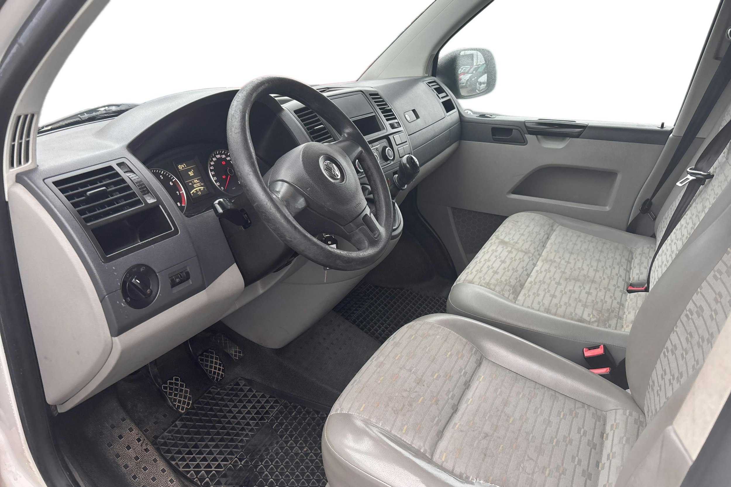 valkoinen Volkswagen Transporter 2010 kuva 3.