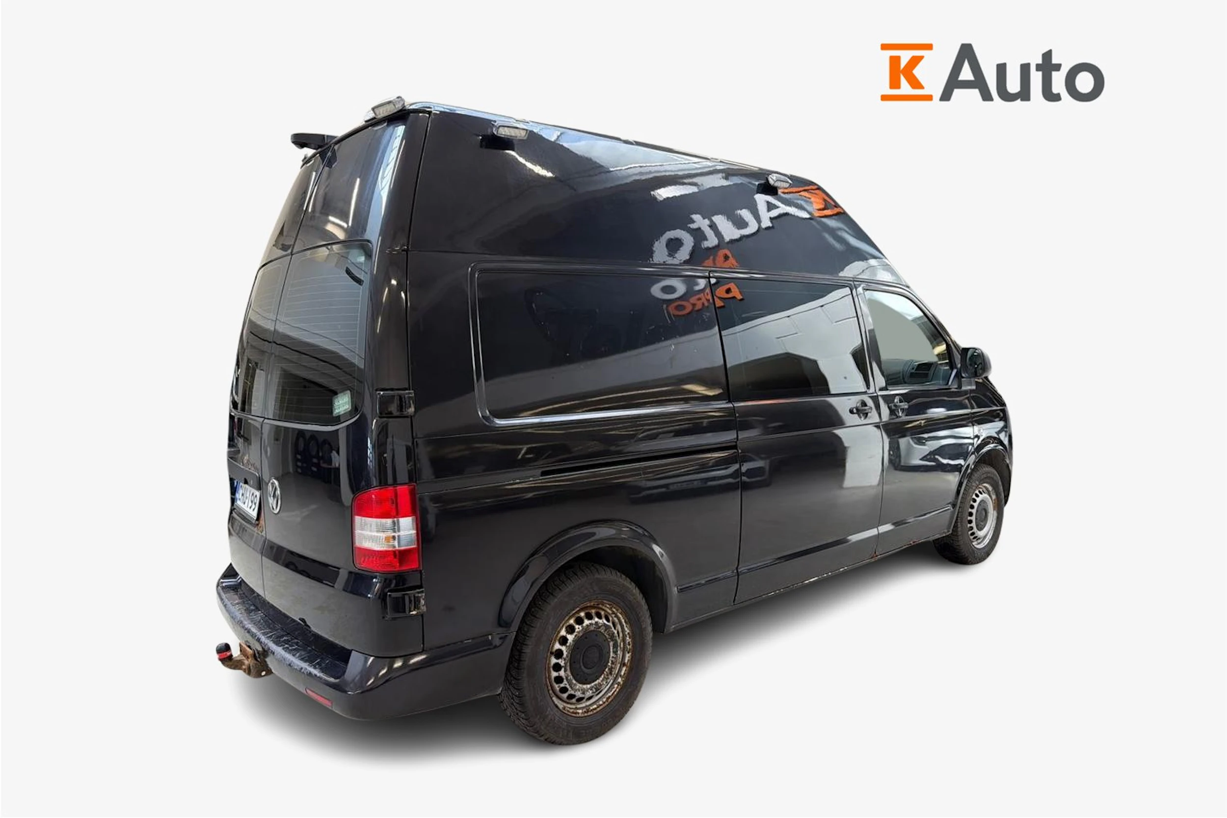 valkoinen Volkswagen Transporter 2010 kuva 2.