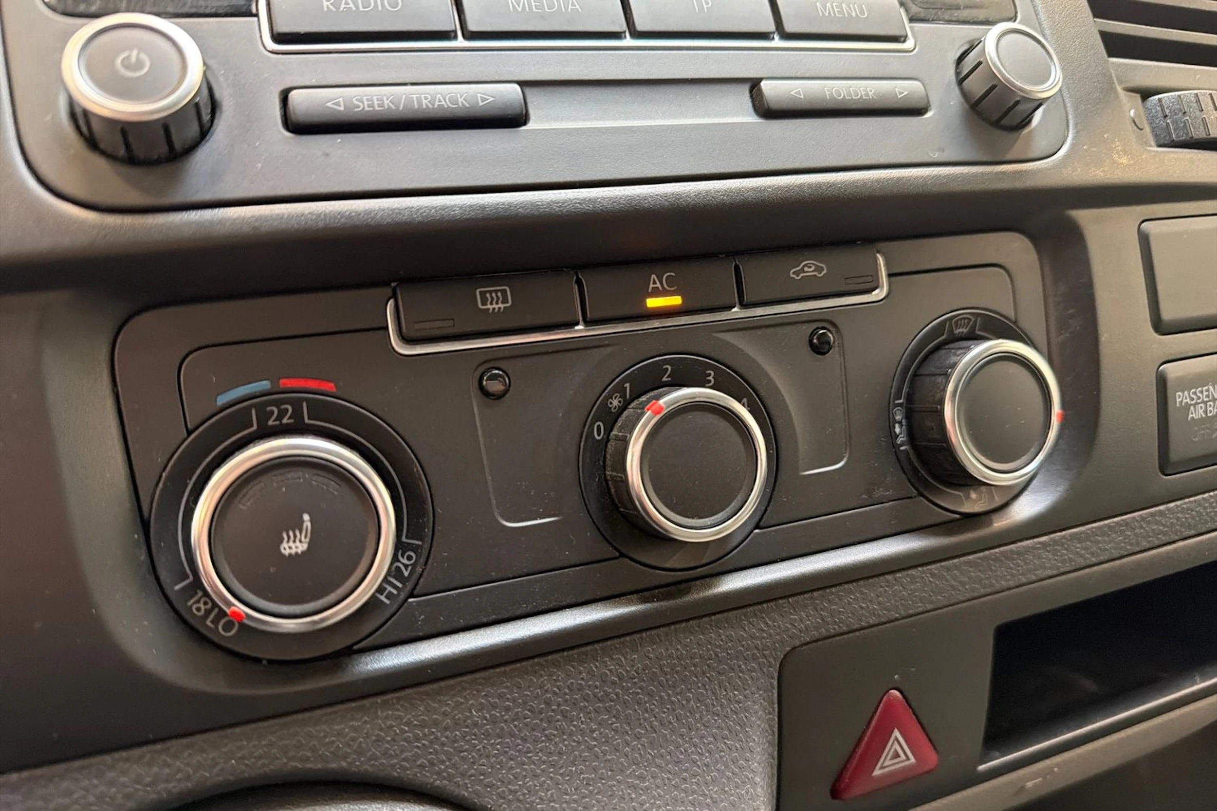 valkoinen Volkswagen Transporter 2010 kuva 15.