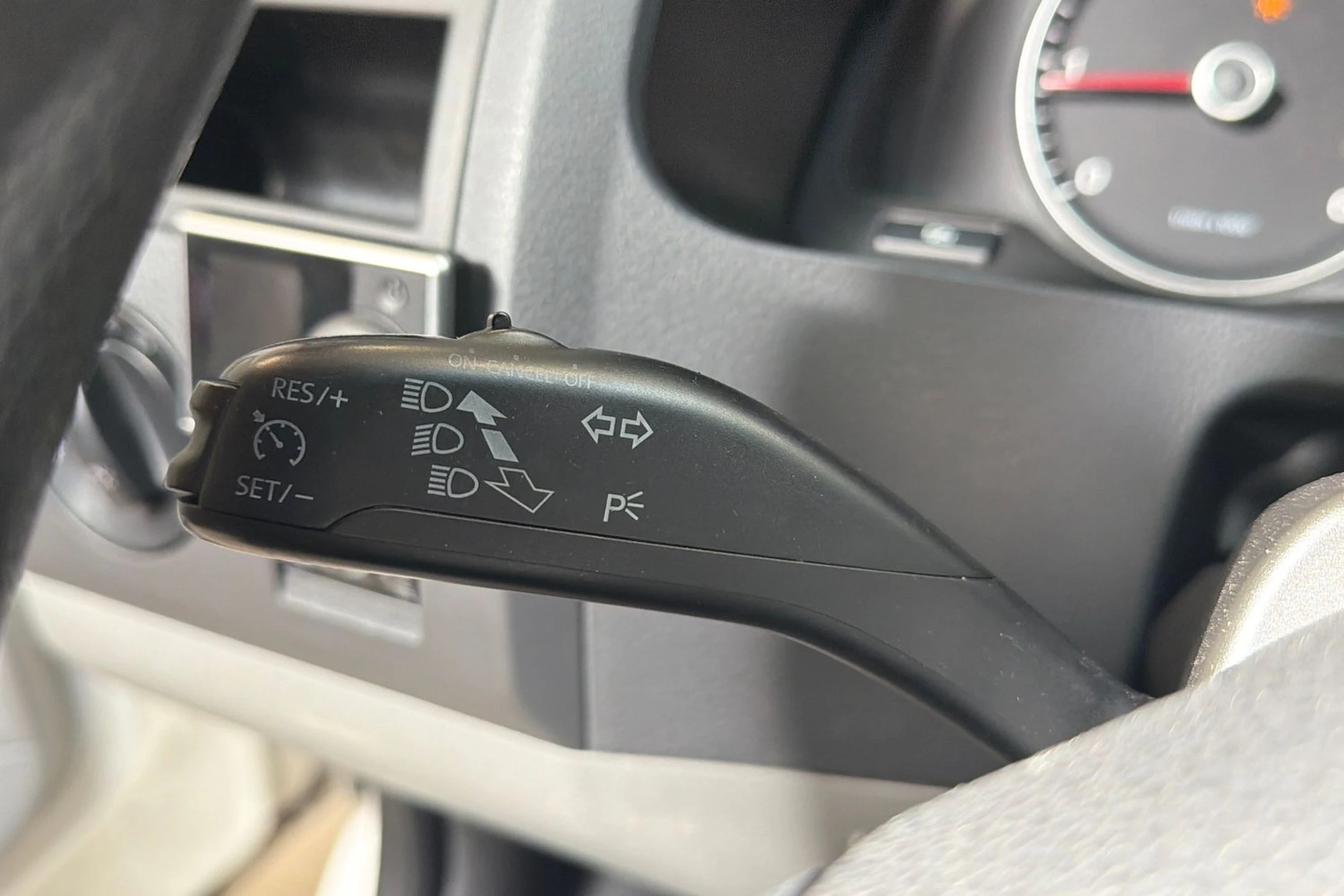 valkoinen Volkswagen Transporter 2010 kuva 16.