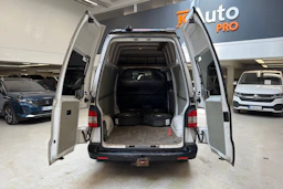 valkoinen Volkswagen Transporter 2010 kuva 19.