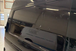 valkoinen Volkswagen Transporter 2010 kuva 29.