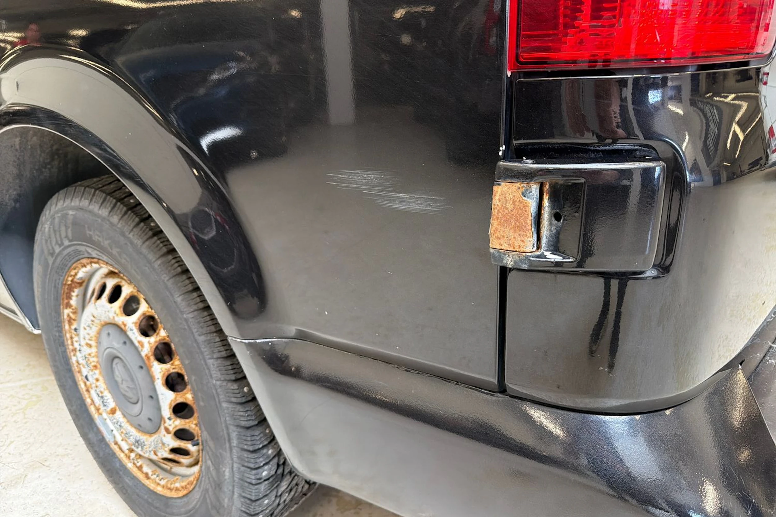 valkoinen Volkswagen Transporter 2010 kuva 32.