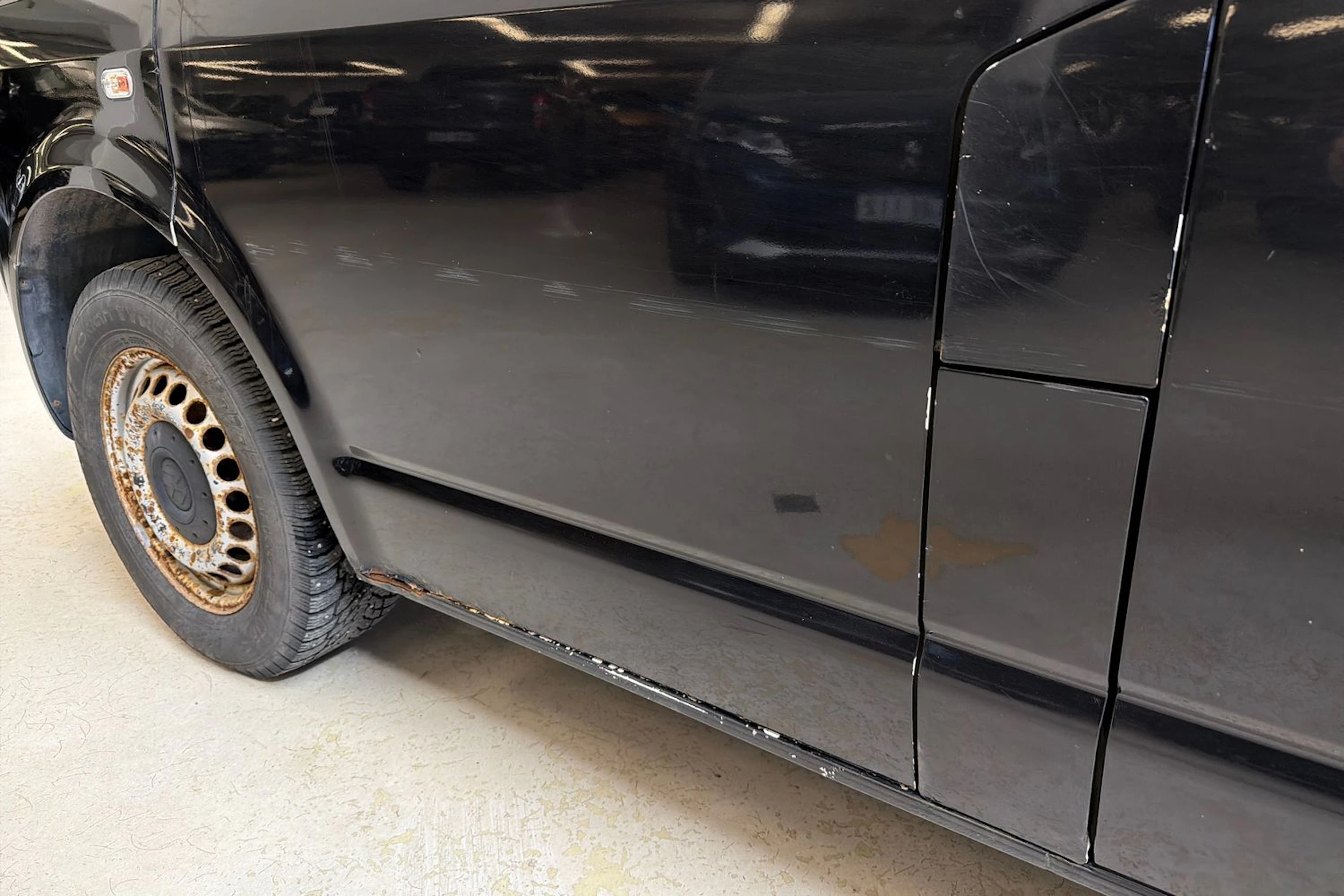 valkoinen Volkswagen Transporter 2010 kuva 34.