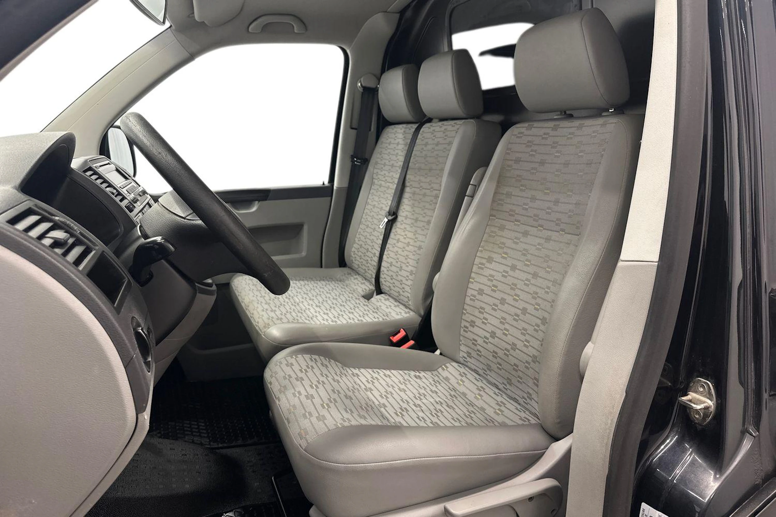 musta Volkswagen Transporter 2010 kuva 8.