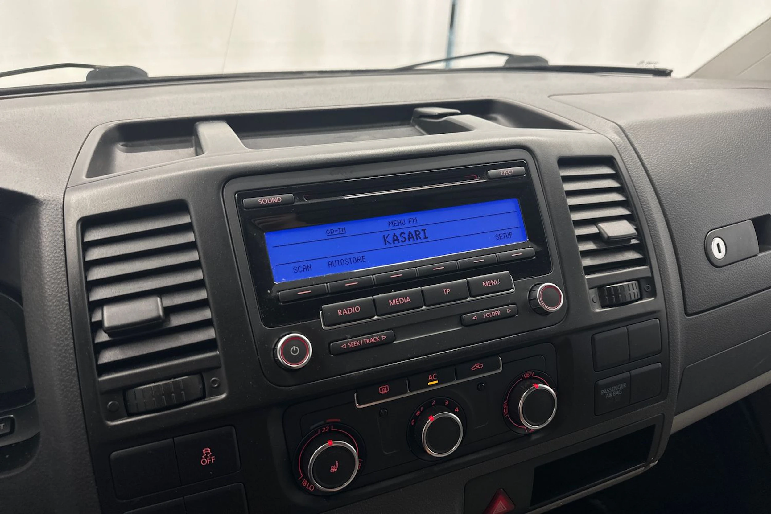 musta Volkswagen Transporter 2010 kuva 15.