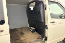 valkoinen Volkswagen Transporter 2010 kuva 20.