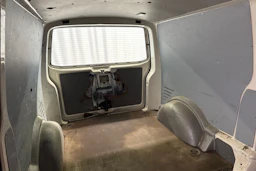 valkoinen Volkswagen Transporter 2010 kuva 21.