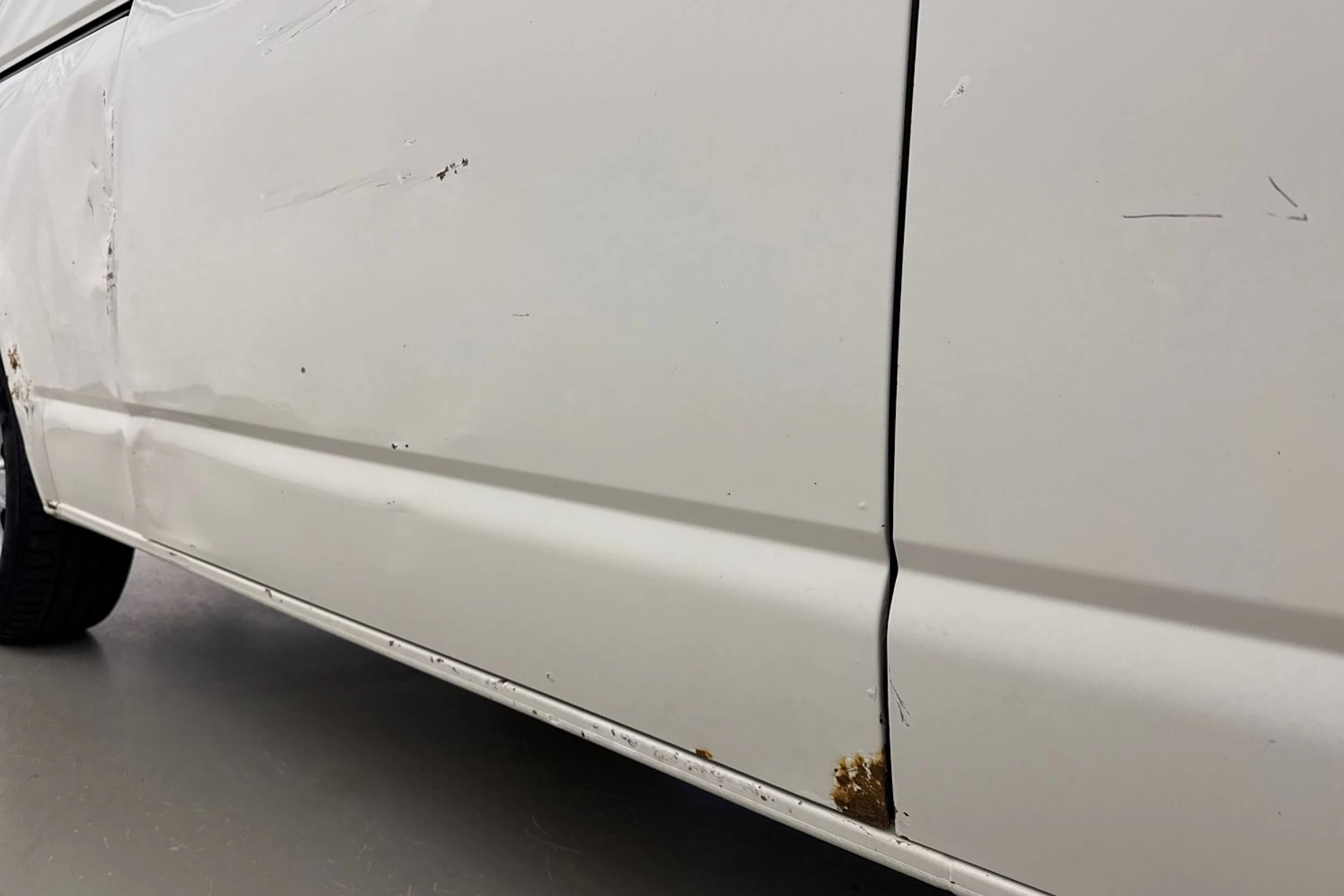 valkoinen Volkswagen Transporter 2010 kuva 27.