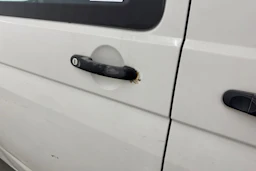 valkoinen Volkswagen Transporter 2010 kuva 28.