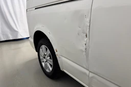 valkoinen Volkswagen Transporter 2010 kuva 29.